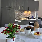 Airport Palace Апартаменты *